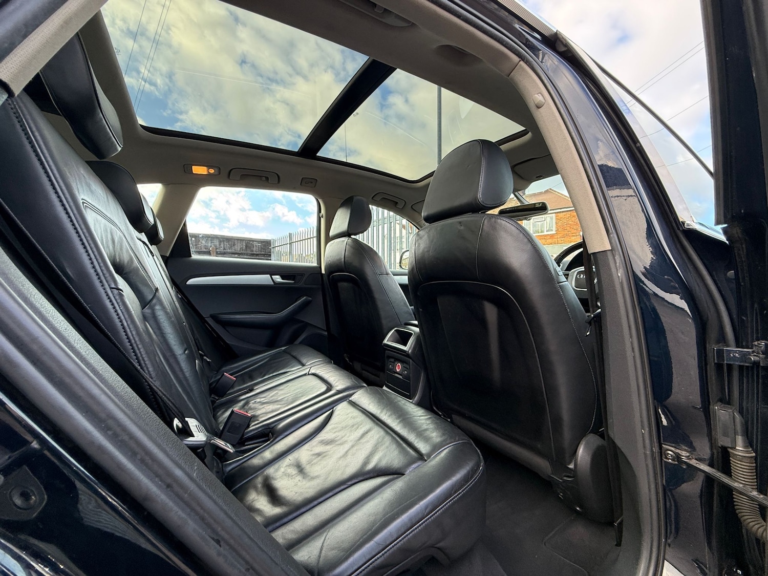 Used Audi Q5 2010 for sale - 76402714: Photo 18