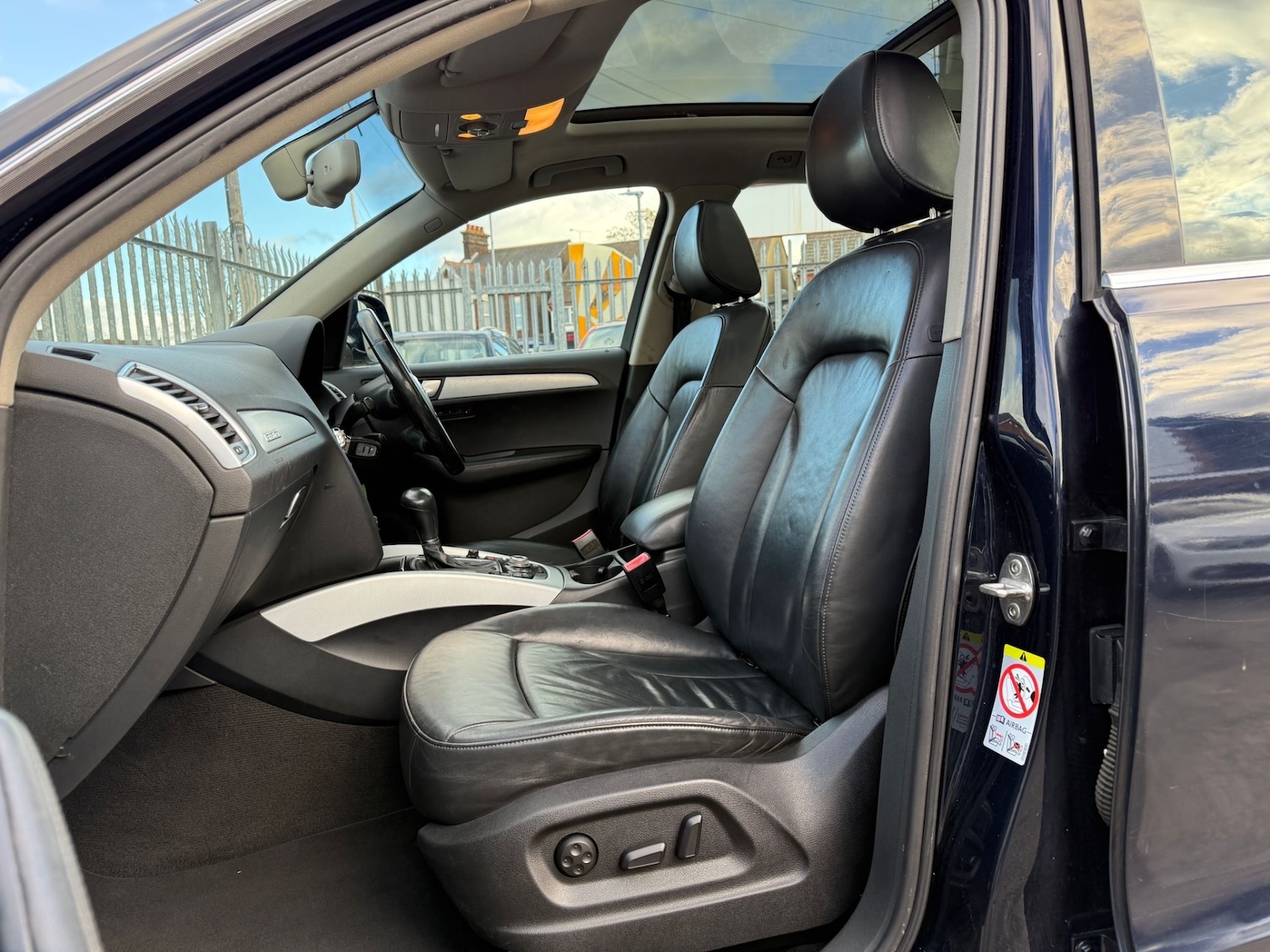 Used Audi Q5 2010 for sale - 76402714: Photo 2