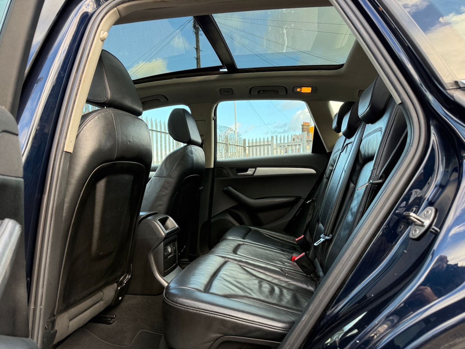 Used Audi Q5 2010 for sale - 76402714: Photo 3