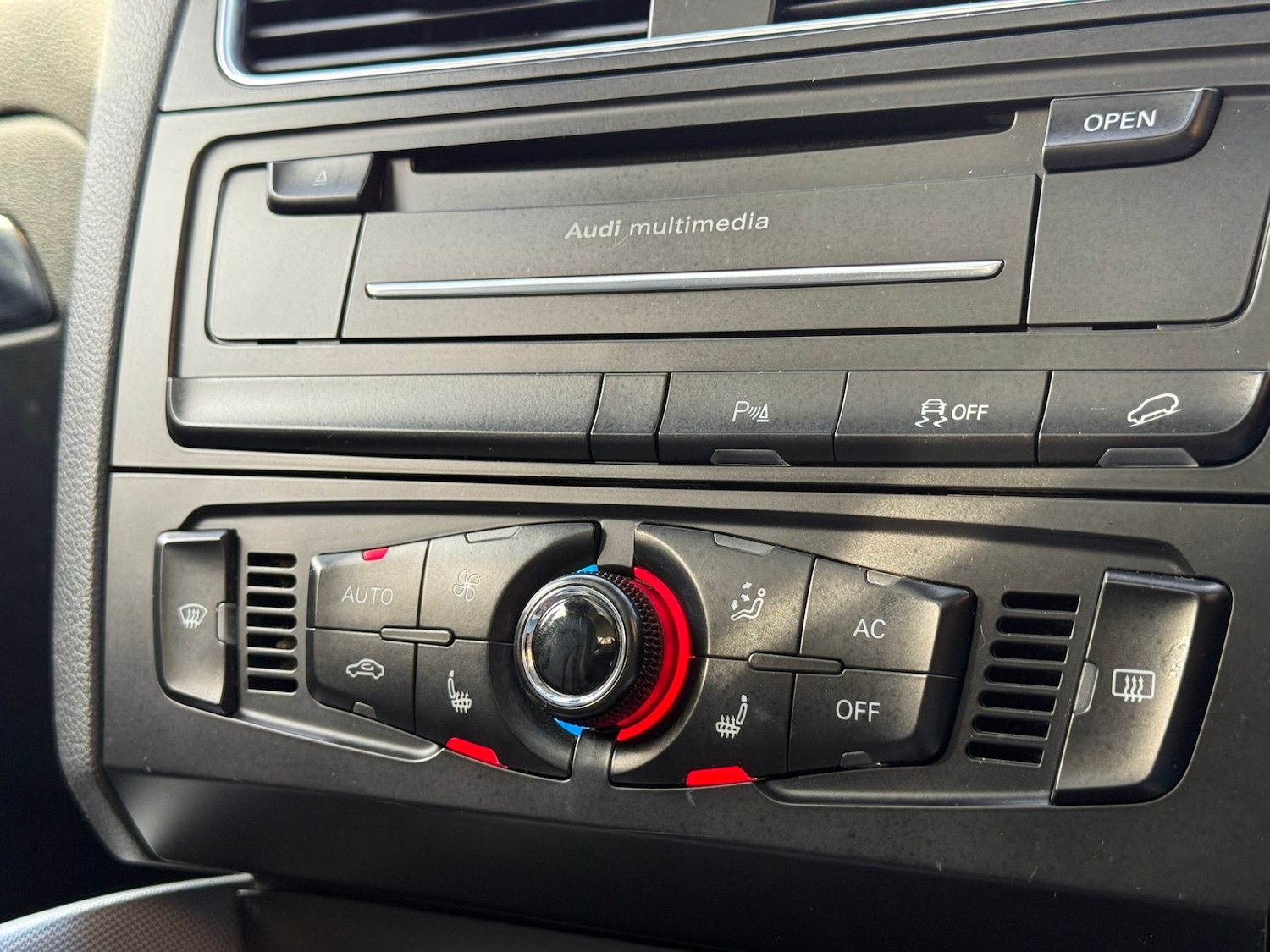 Used Audi Q5 2010 for sale - 76402714: Photo 41