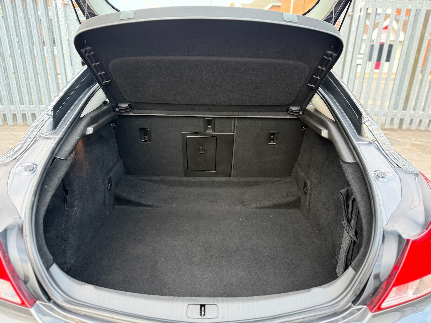 Used Vauxhall Insignia 2011 for sale - 76334040: Photo 9