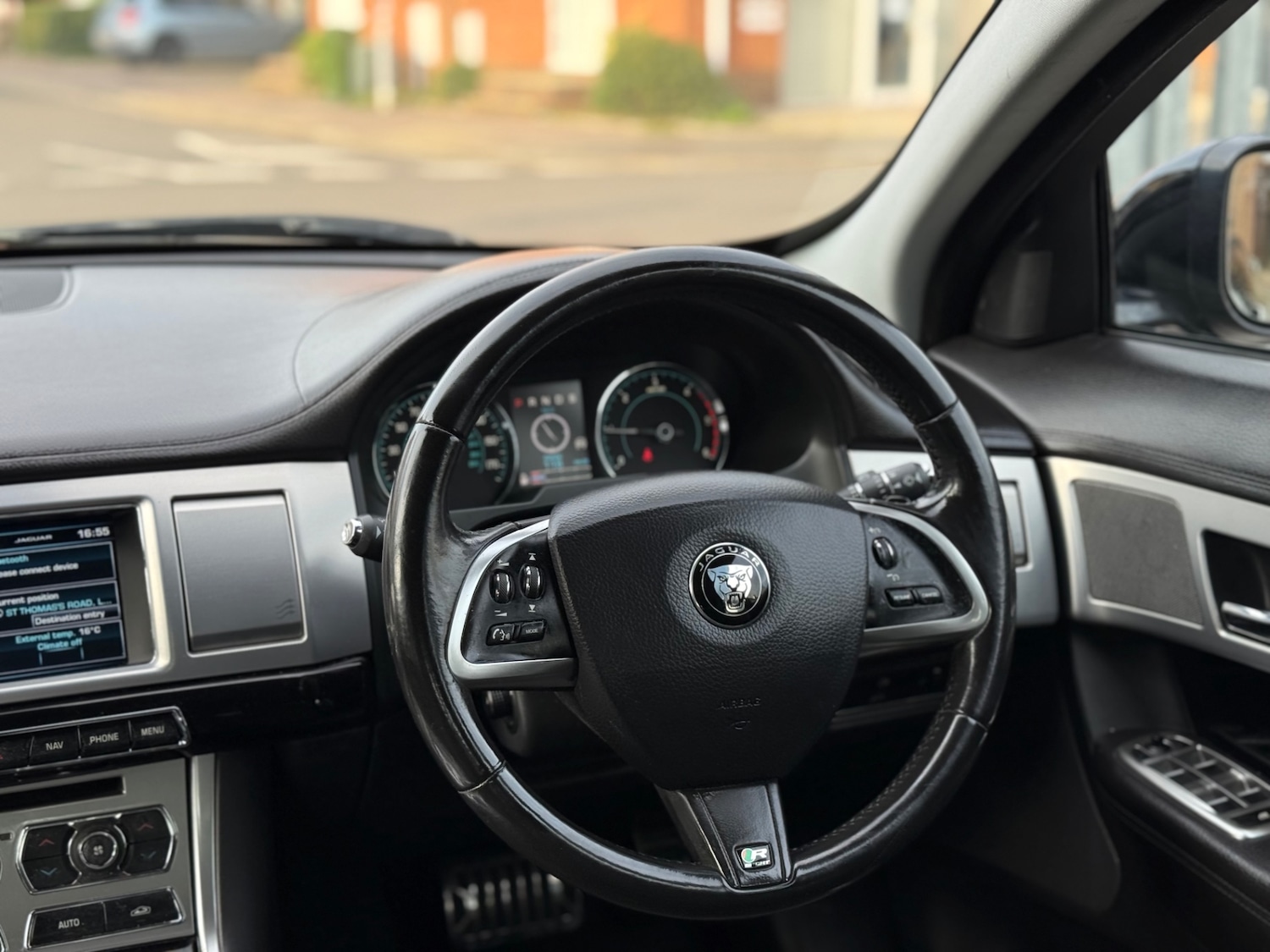 Used Jaguar XF 2014 for sale - 76134436: Photo 38