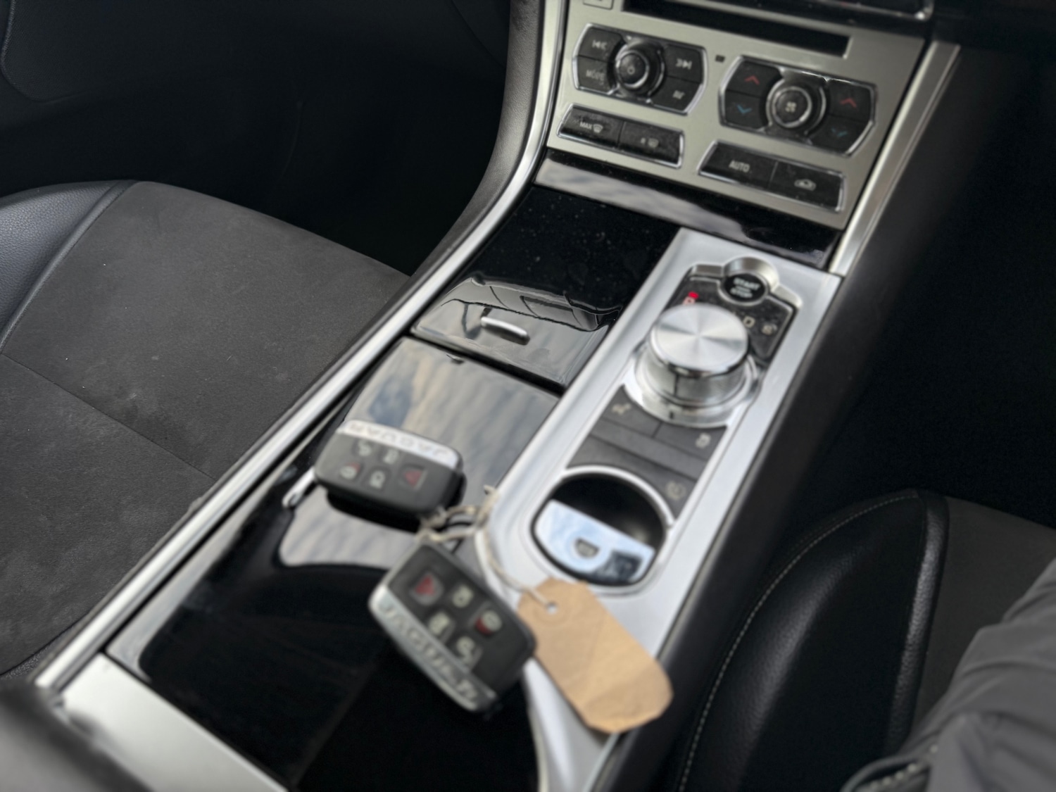 Used Jaguar XF 2014 for sale - 76134436: Photo 43