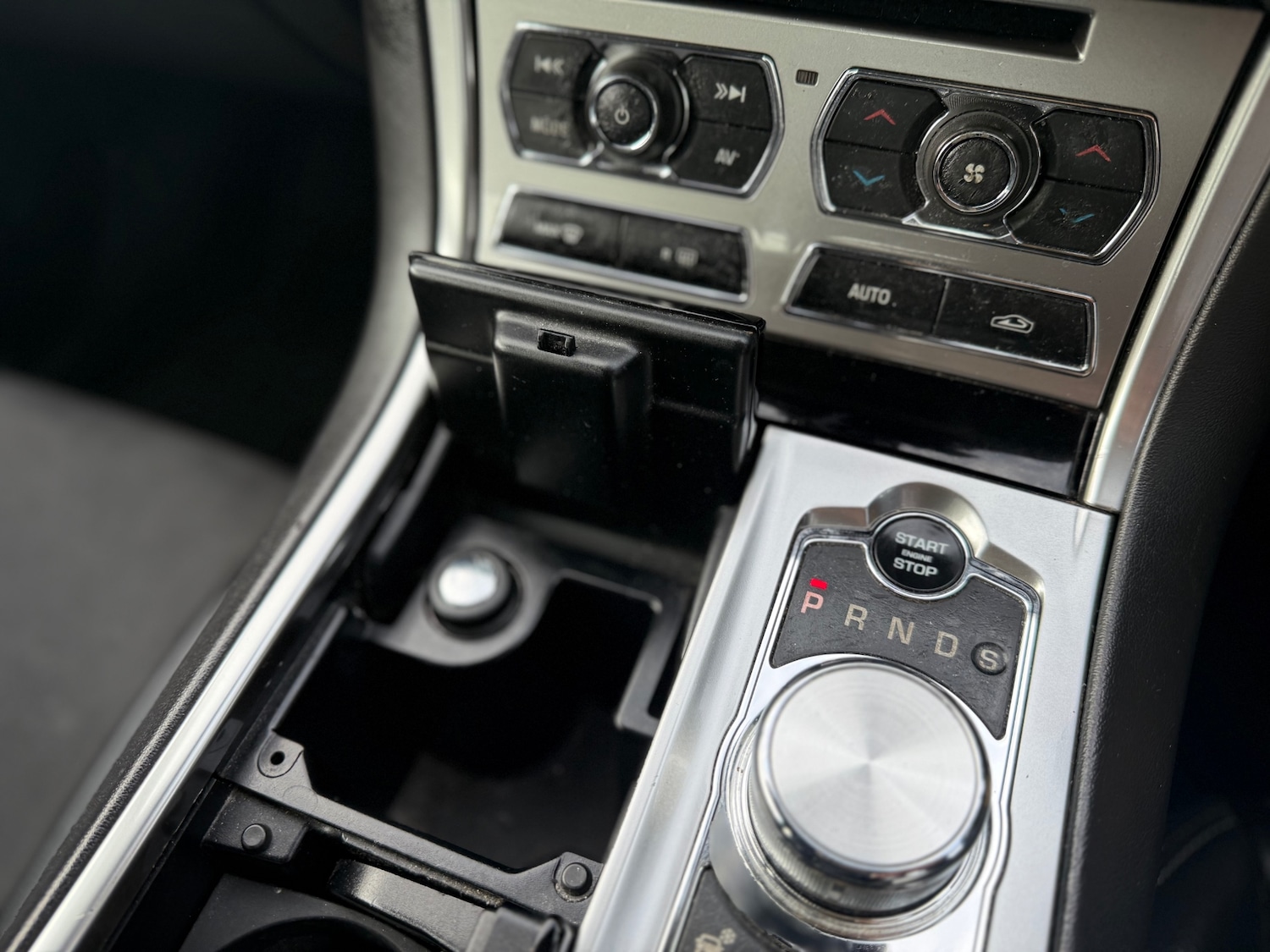 Used Jaguar XF 2014 for sale - 76134436: Photo 47