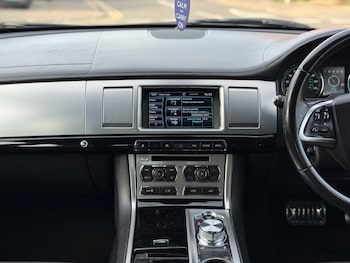 Used Jaguar XF 2014 for sale - 76134436: Photo 4