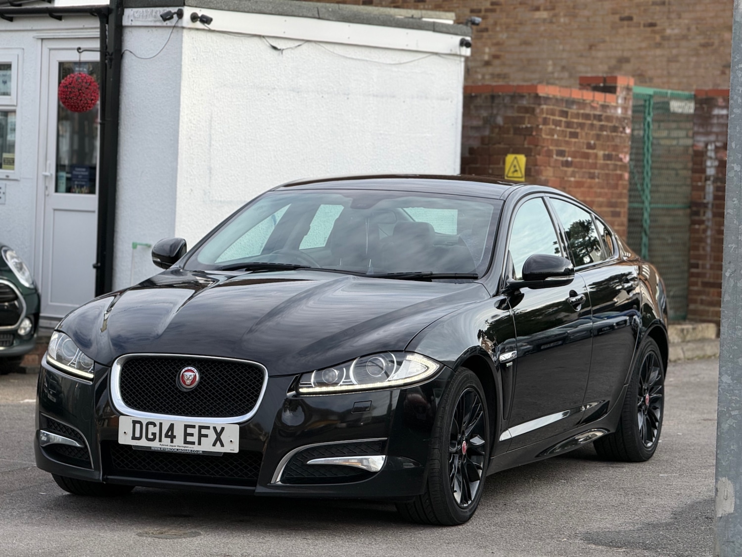 Used Jaguar XF 2014 for sale - 76134436: Photo 7