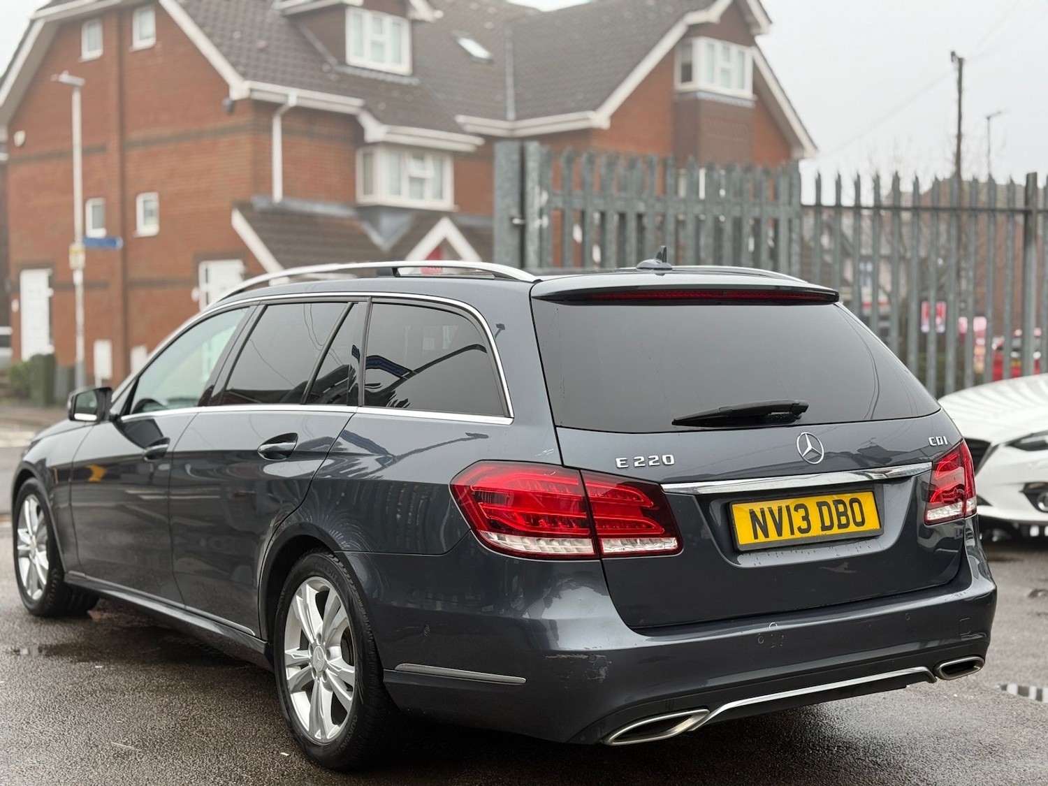 Used Mercedes-Benz E Class 2013 for sale - 76591203: Photo 20