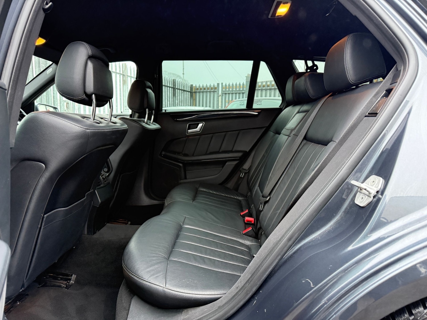 Used Mercedes-Benz E Class 2013 for sale - 76591203: Photo 25