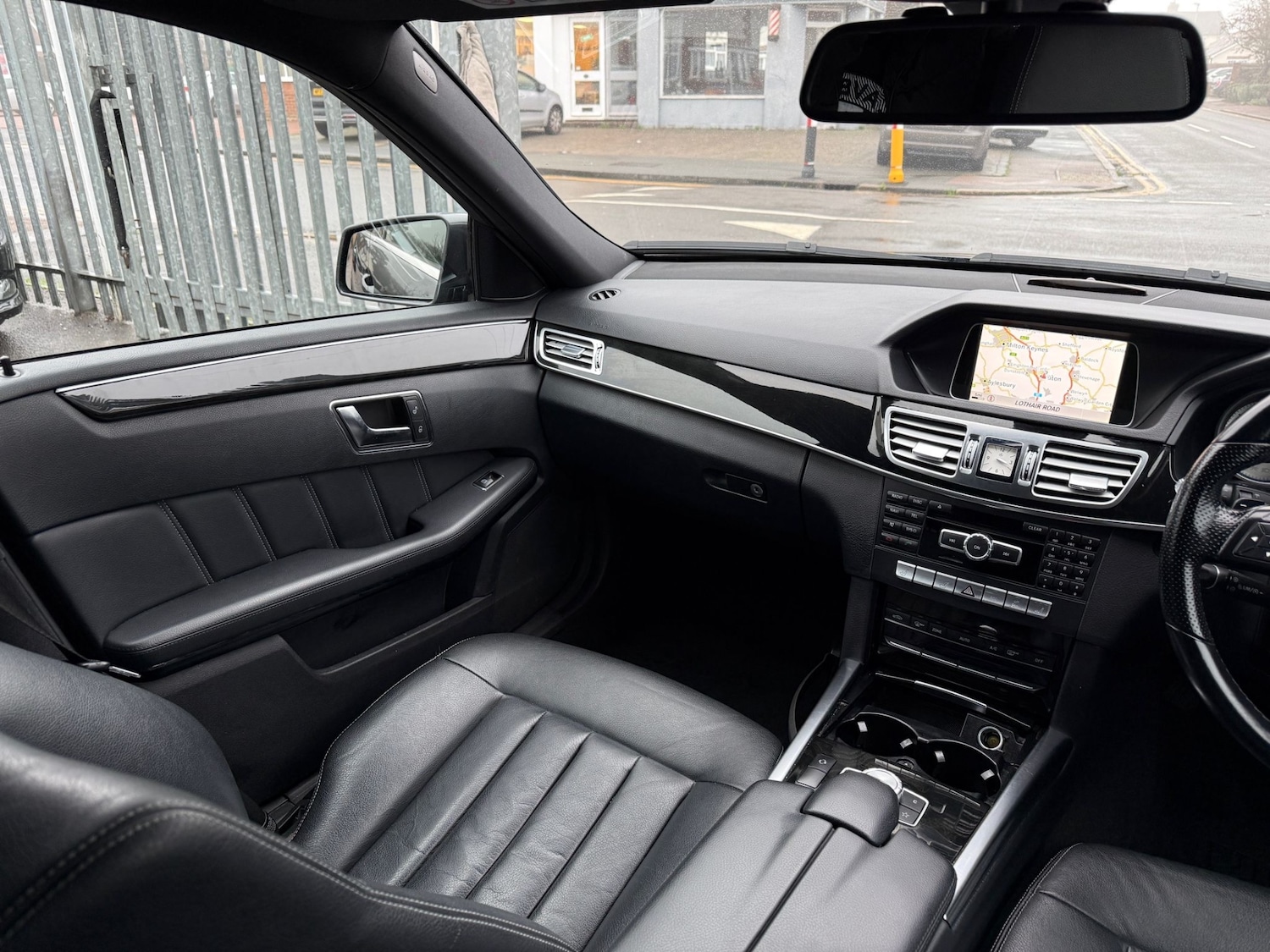 Used Mercedes-Benz E Class 2013 for sale - 76591203: Photo 31