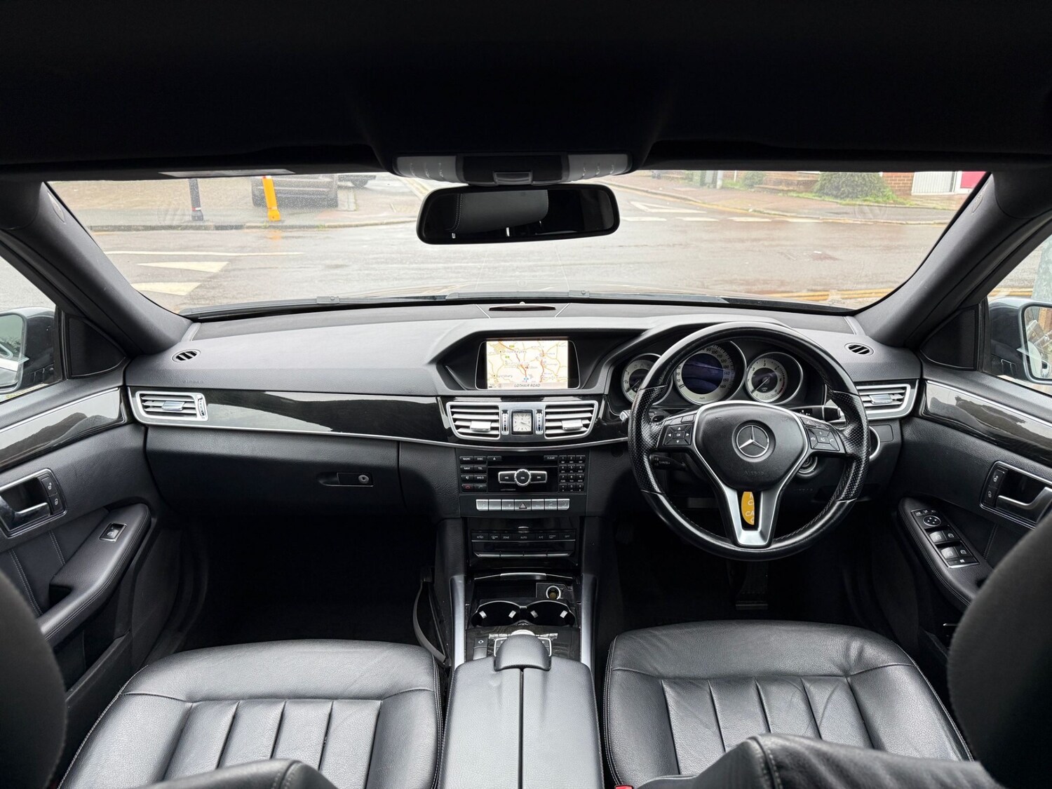 Used Mercedes-Benz E Class 2013 for sale - 76591203: Photo 39