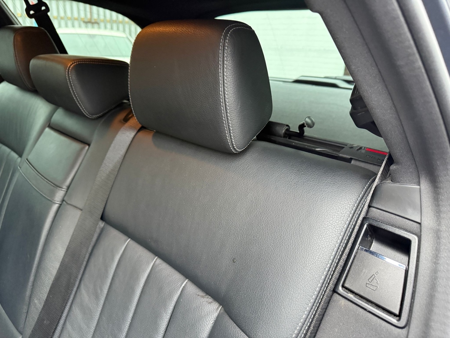 Used Mercedes-Benz E Class 2013 for sale - 76591203: Photo 4