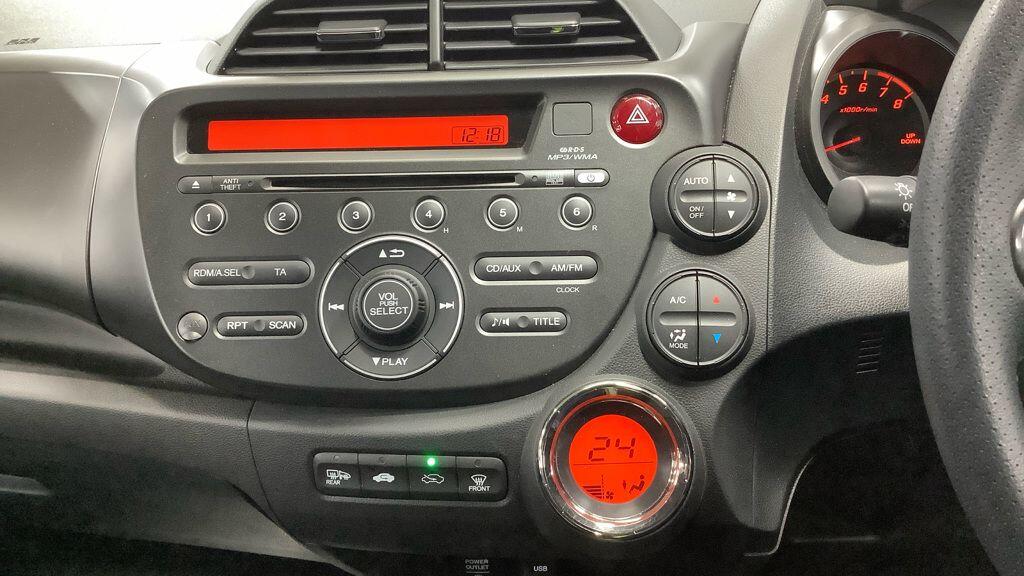 Used Honda Jazz 2014 for sale - 77612634: Photo 15