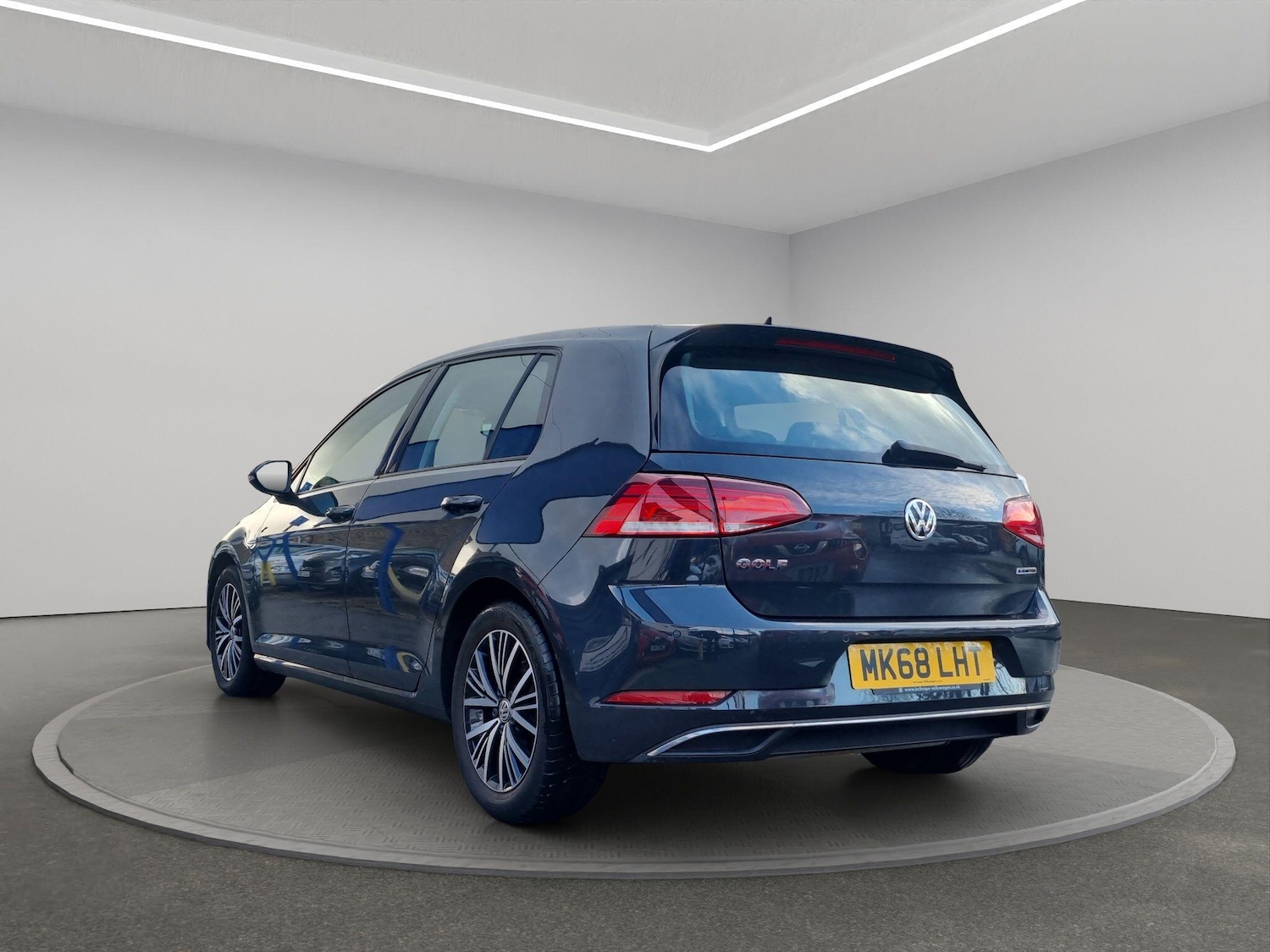 Used Volkswagen Golf 2018 for sale - 77549969: Photo 5