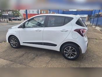 Used Hyundai i10 2018 for sale - 78922688: Photo
