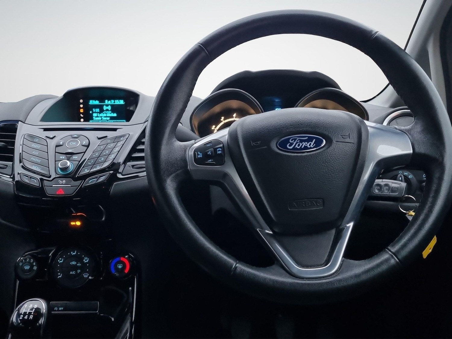 Used Ford Fiesta 2015 for sale - 77344261: Photo 24