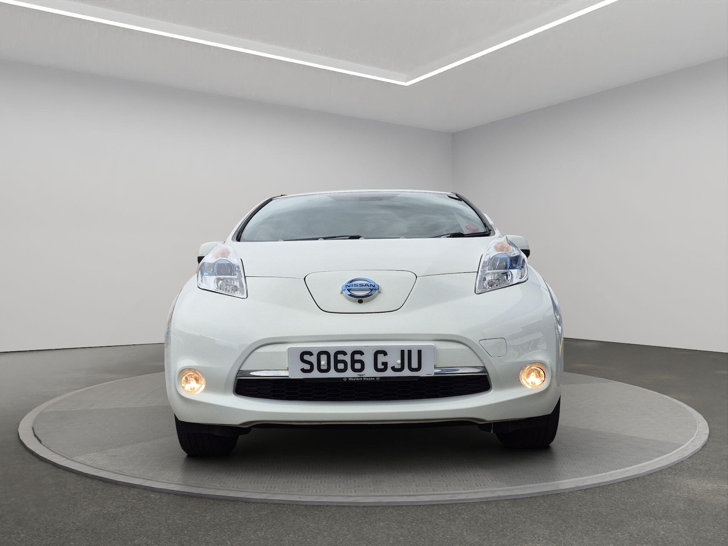 Used Nissan Leaf for sale - 78101376: Photo 2