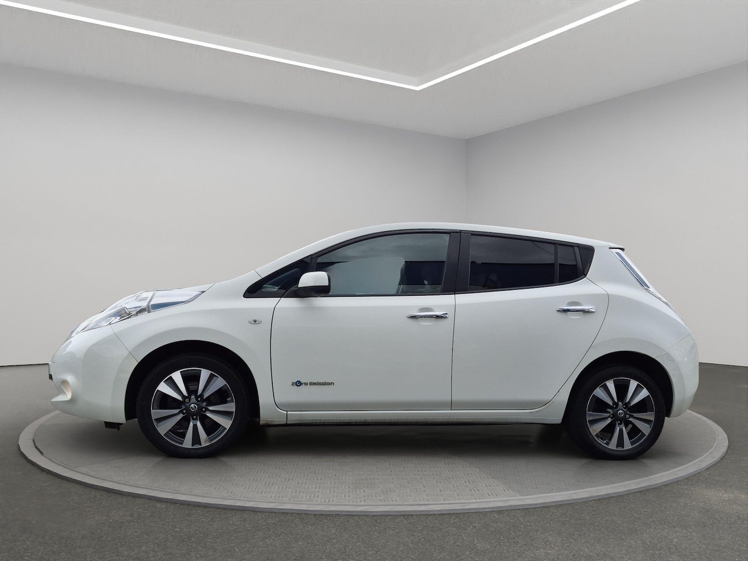 Used Nissan Leaf for sale - 78101376: Photo 5