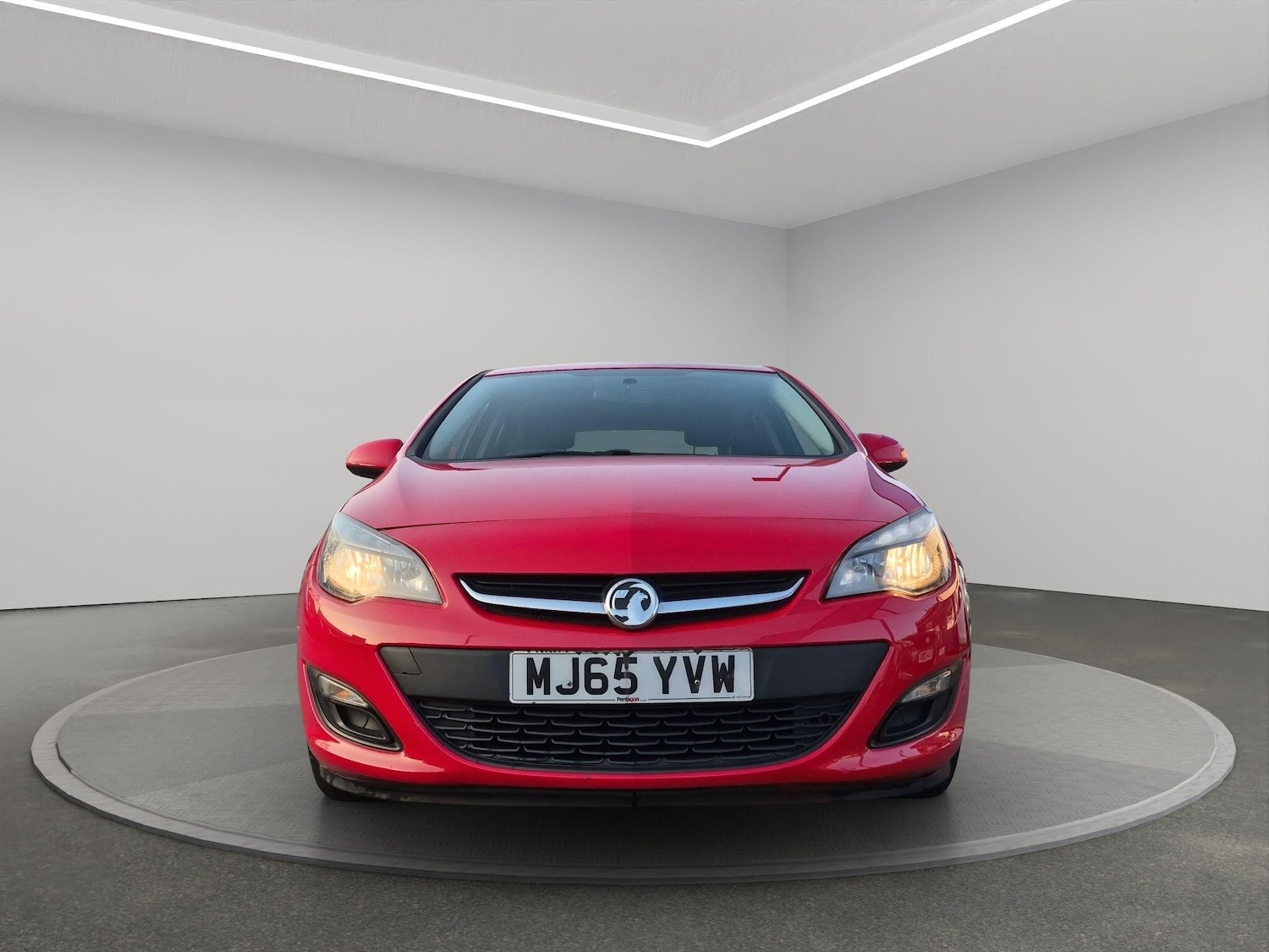 Used Vauxhall Astra 2015 for sale - 77752849: Photo 2