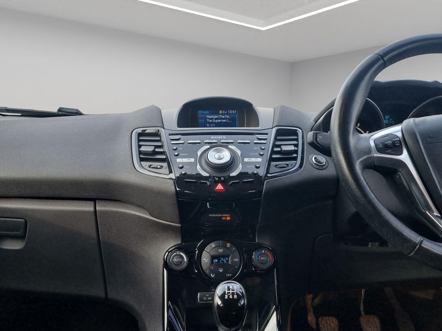 Used Ford Fiesta 2015 for sale - 77344083: Photo 24