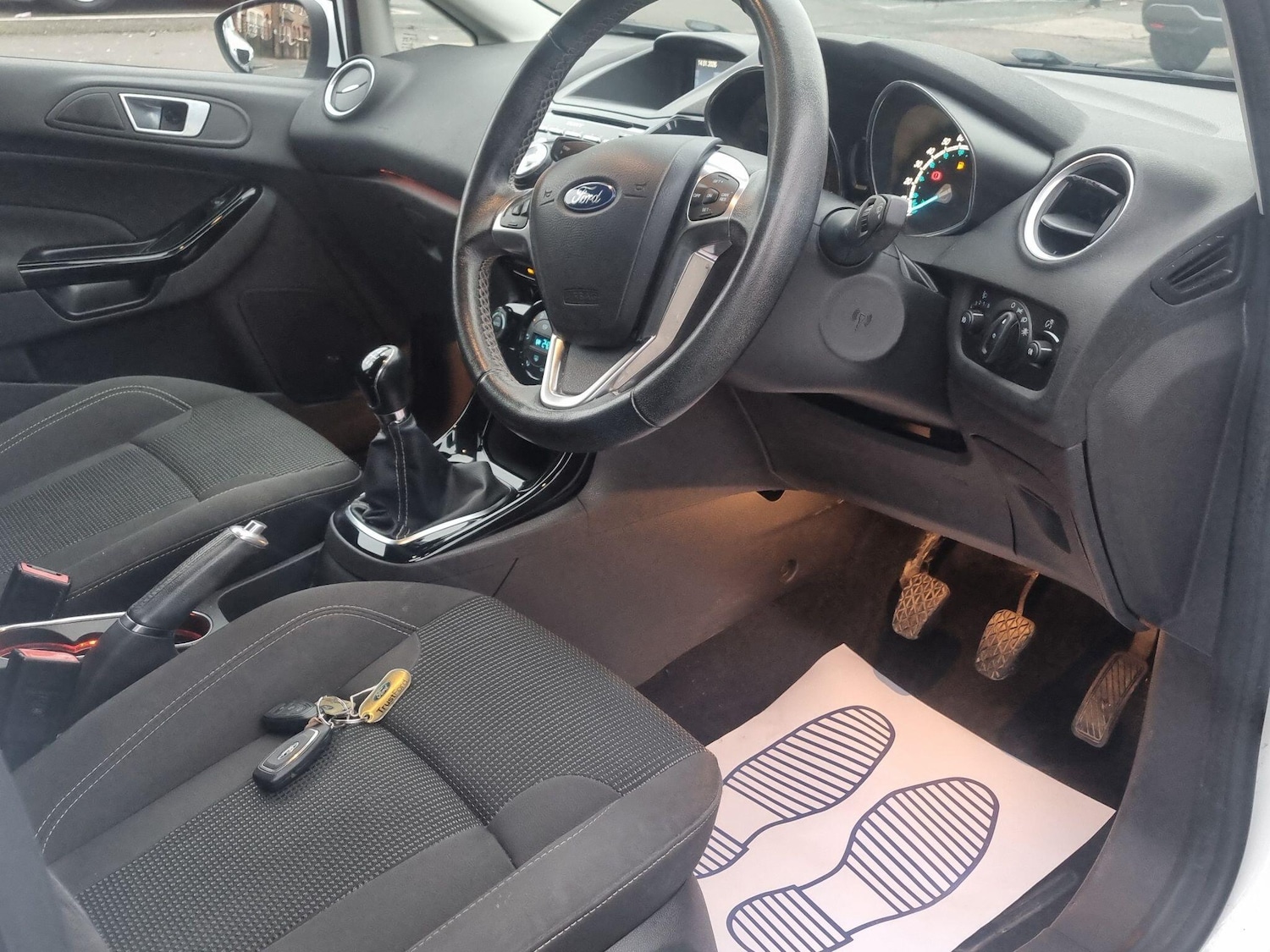 Used Ford Fiesta 2015 for sale - 77344083: Photo 25