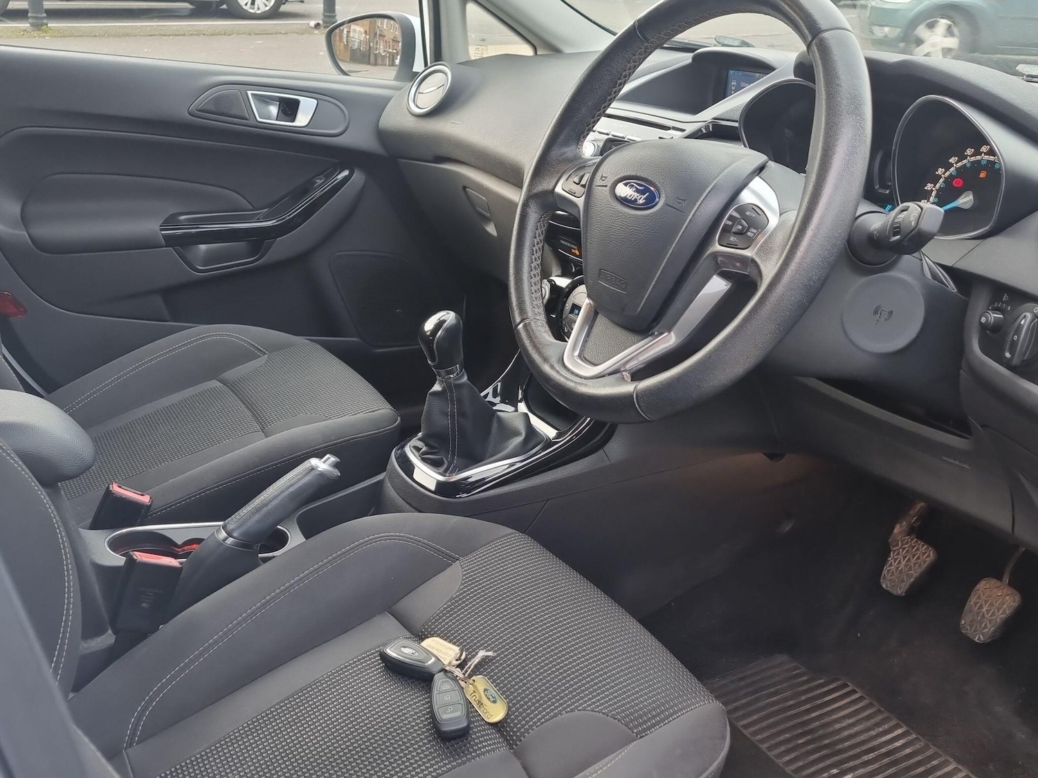 Used Ford Fiesta 2015 for sale - 77344083: Photo 31
