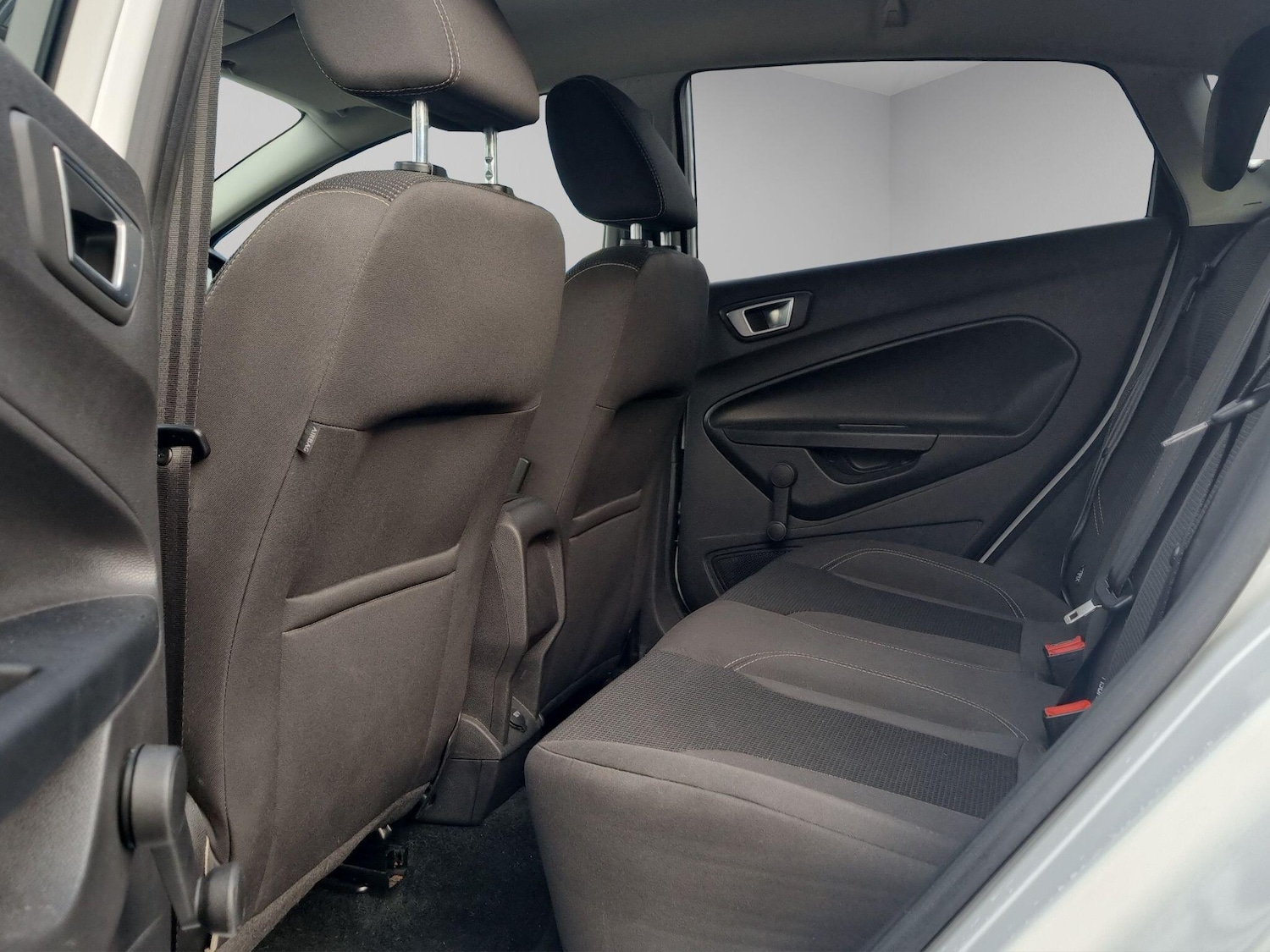 Used Ford Fiesta 2015 for sale - 77344083: Photo 36