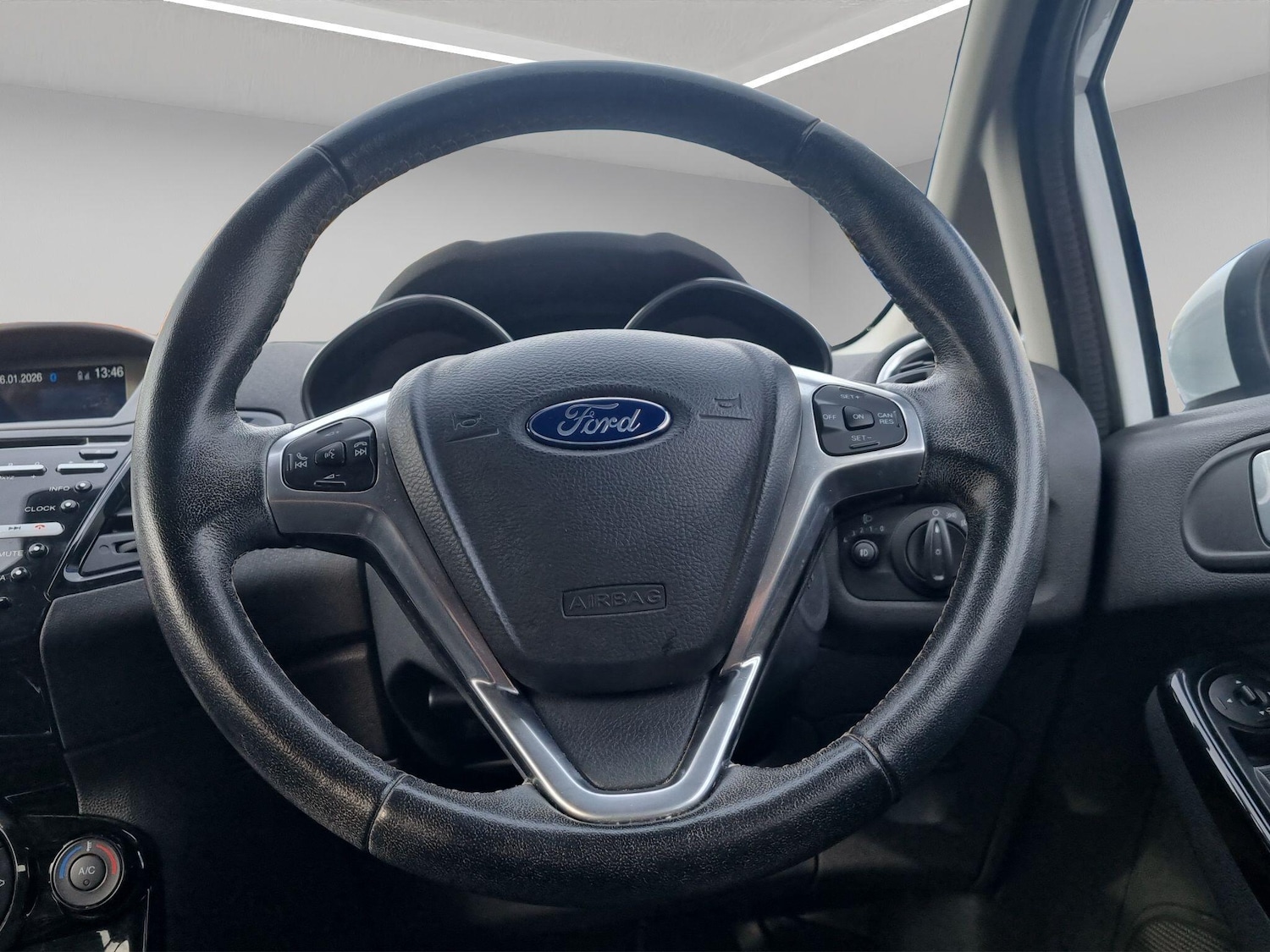 Used Ford Fiesta 2015 for sale - 77344083: Photo 50