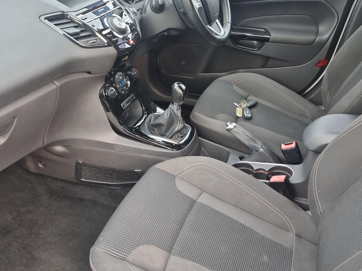 Used Ford Fiesta 2015 for sale - 77344083: Photo 52