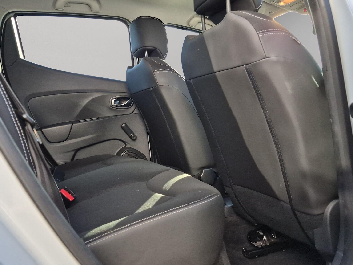 Used Renault Clio 2015 for sale - 77892184: Photo 11