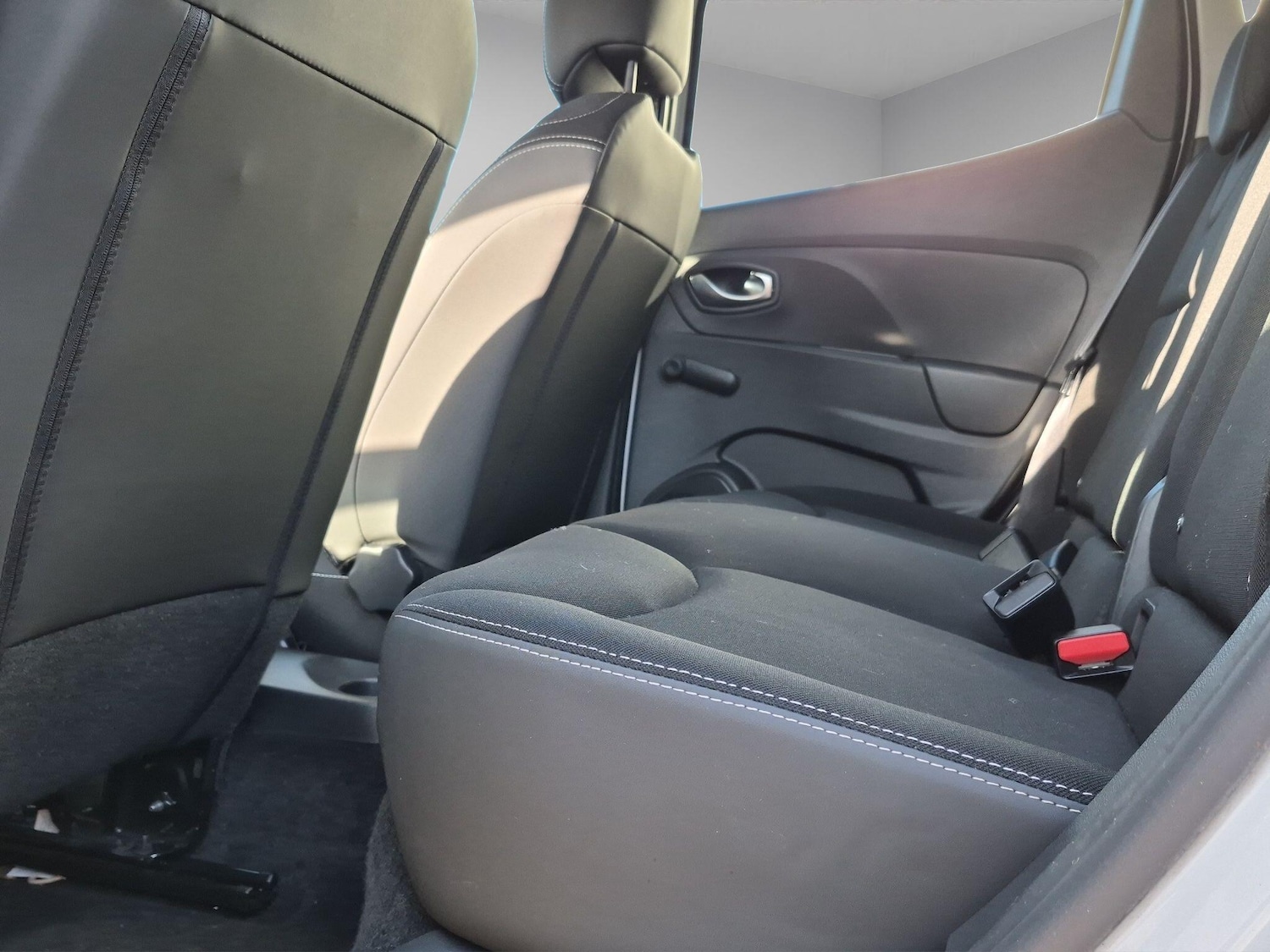 Used Renault Clio 2015 for sale - 77892184: Photo 13