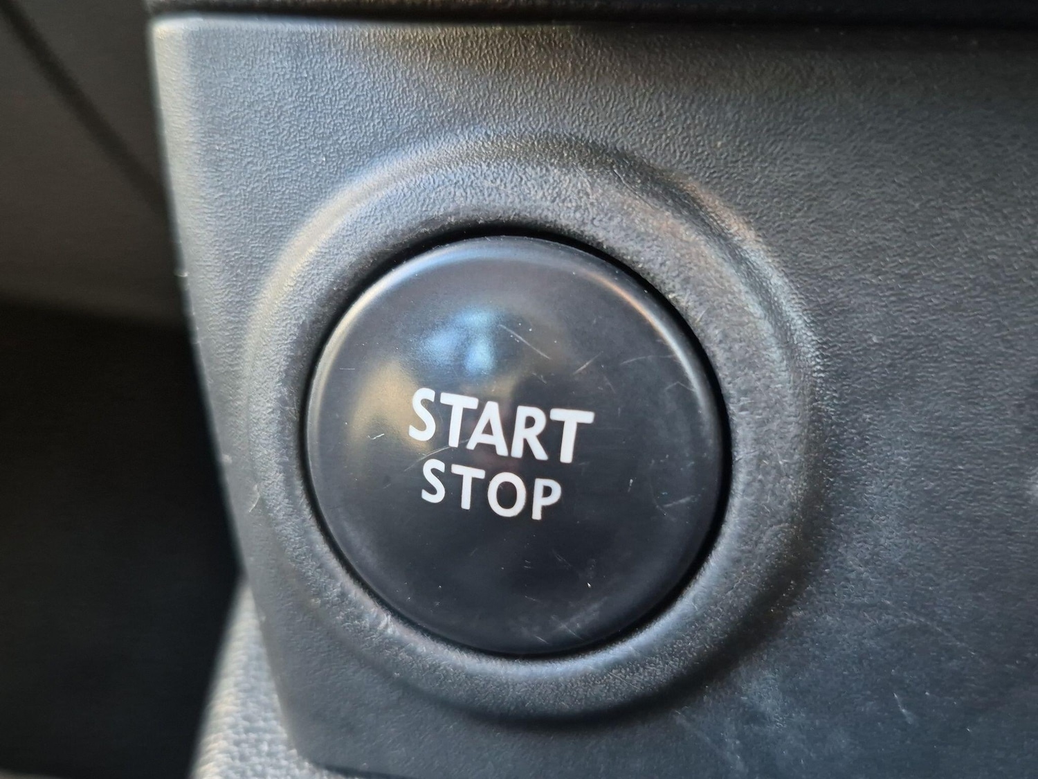 Used Renault Clio 2015 for sale - 77892184: Photo 23