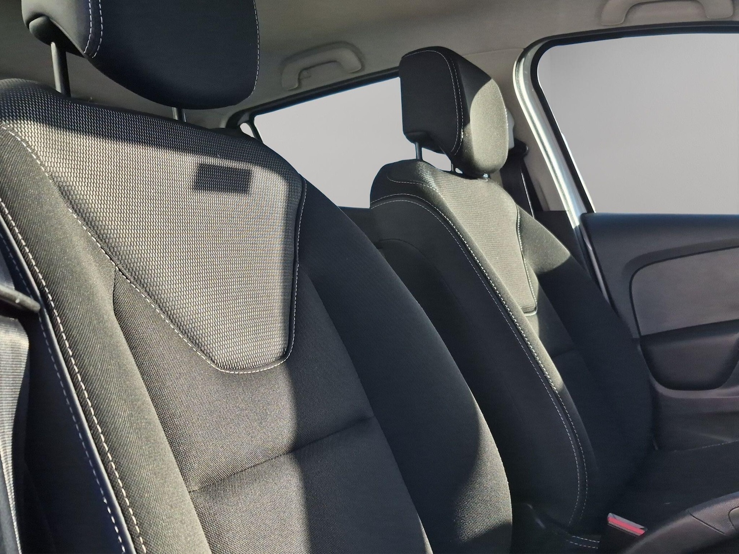 Used Renault Clio 2015 for sale - 77892184: Photo 8