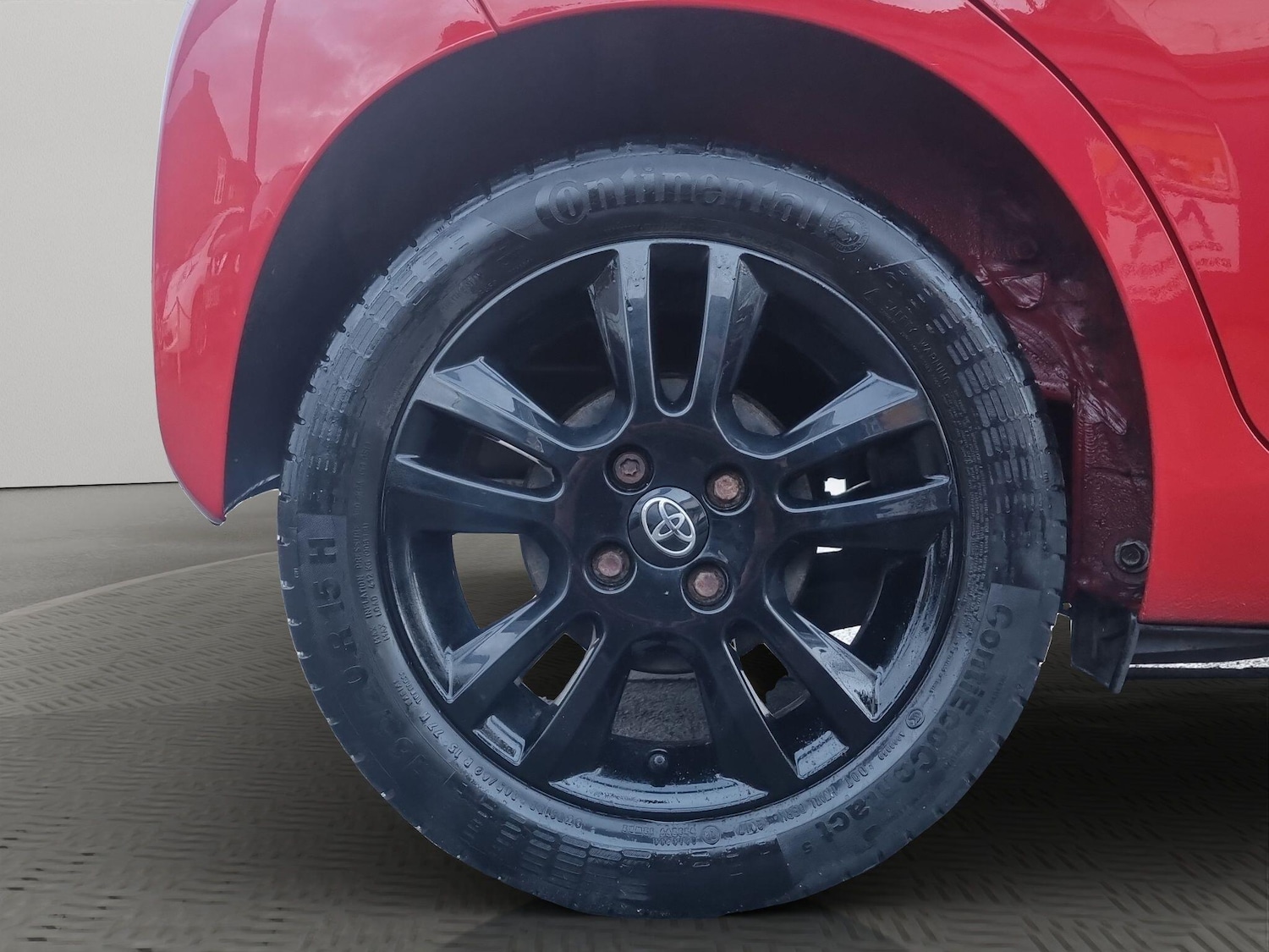 Used Toyota AYGO 2017 for sale - 77439982: Photo 41