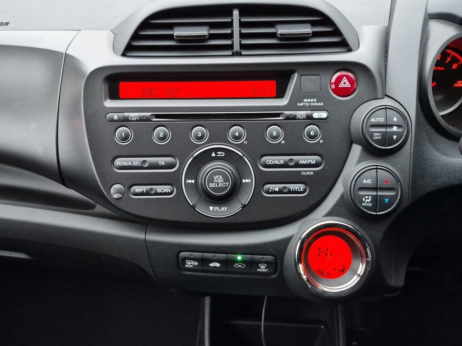 Used Honda Jazz 2014 for sale - 78158295: Photo 24