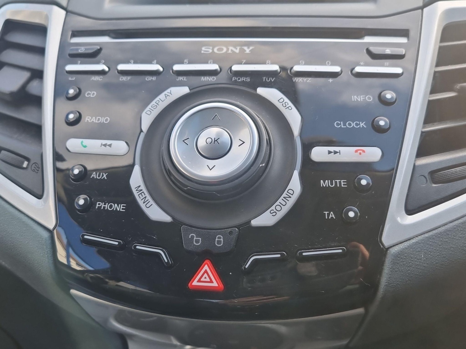 Used Ford Fiesta 2011 for sale - 77343874: Photo 26