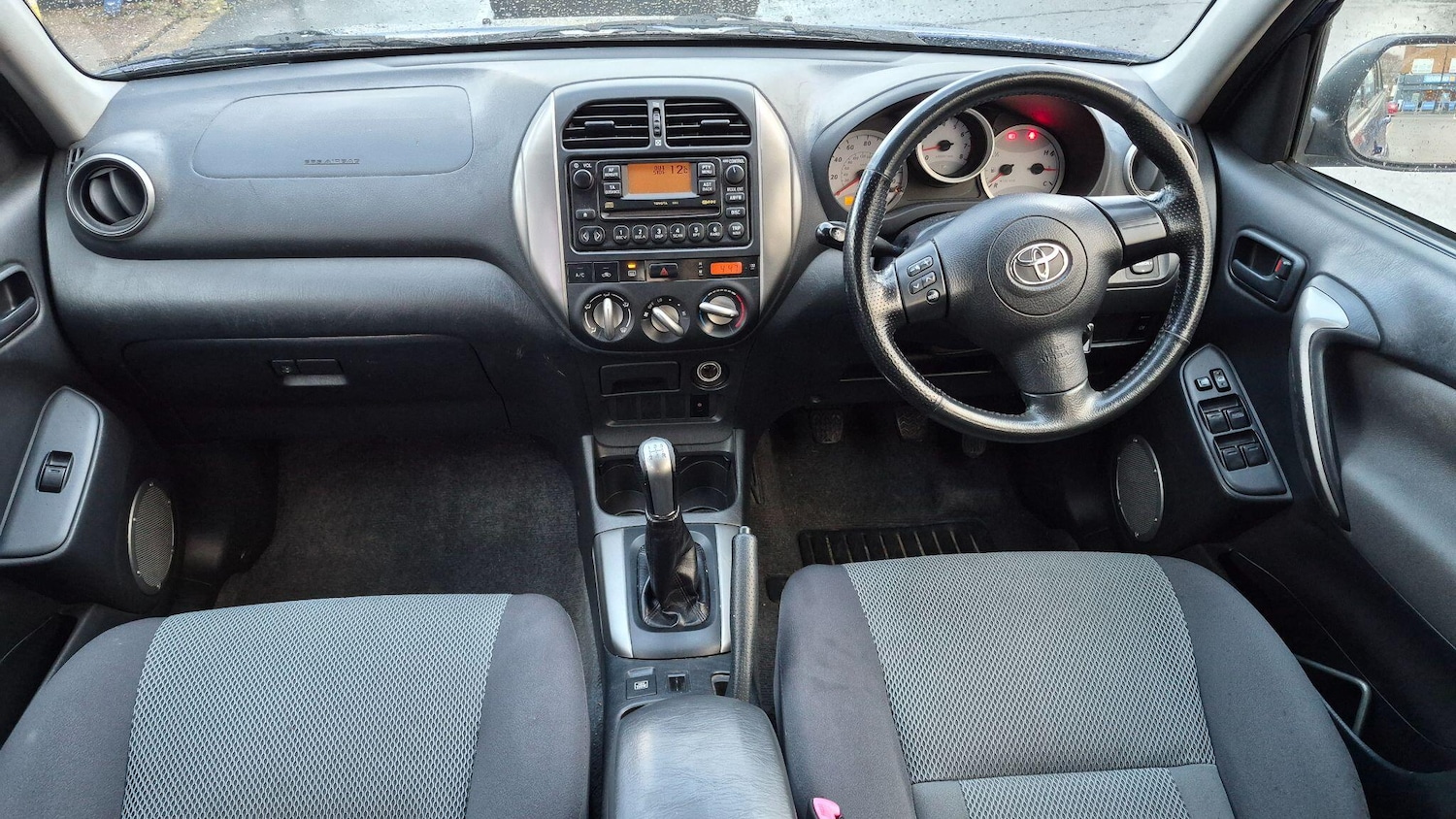 Used Toyota RAV4 2004 for sale - 77658344: Photo 8