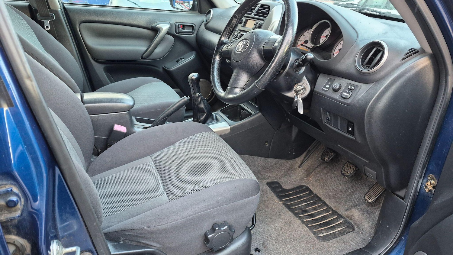 Used Toyota RAV4 2004 for sale - 77658344: Photo 9