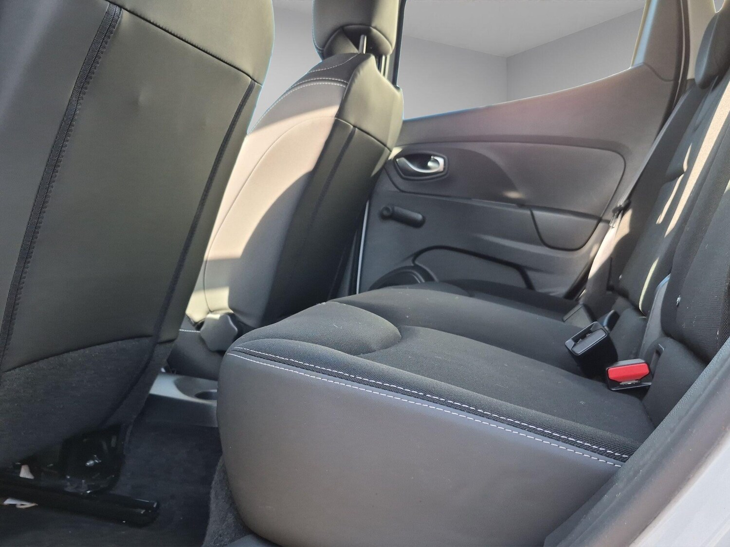 Used Renault Clio 2015 for sale - 78158298: Photo 16