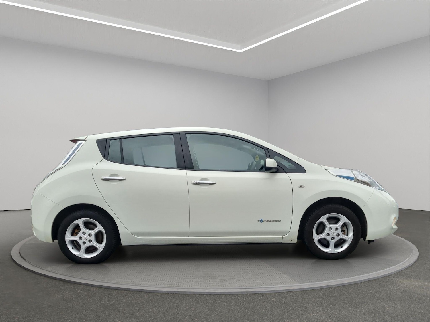 Used Nissan Leaf 2017 for sale - 77511448: Photo 10
