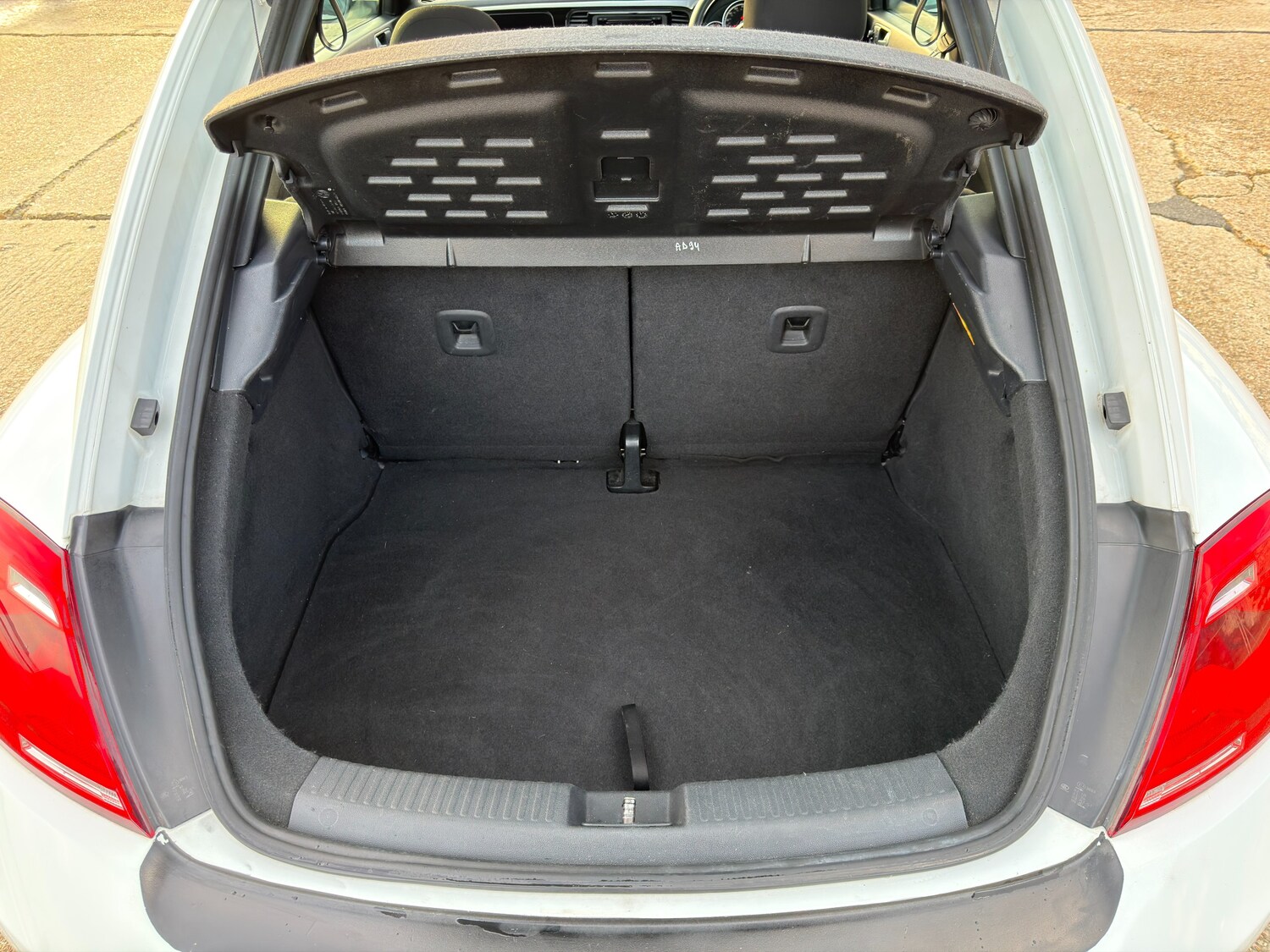 Used Volkswagen Beetle 2014 for sale - 77590035: Photo 19