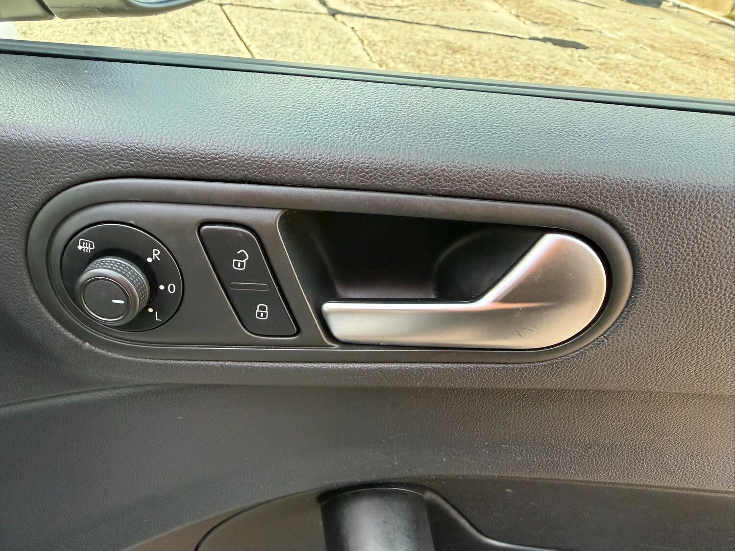 Used Volkswagen Beetle 2014 for sale - 77590035: Photo 22