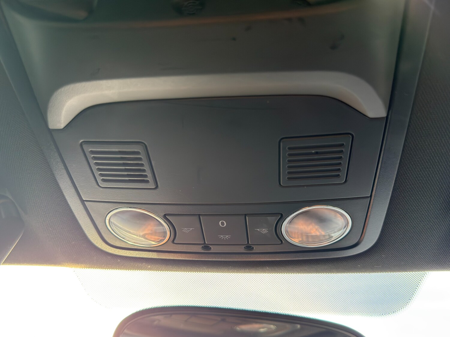 Used Volkswagen Beetle 2014 for sale - 77590035: Photo 31