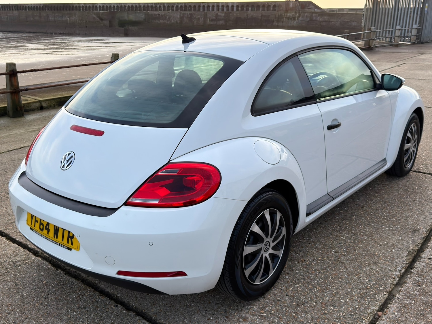 Used Volkswagen Beetle 2014 for sale - 77590035: Photo 6