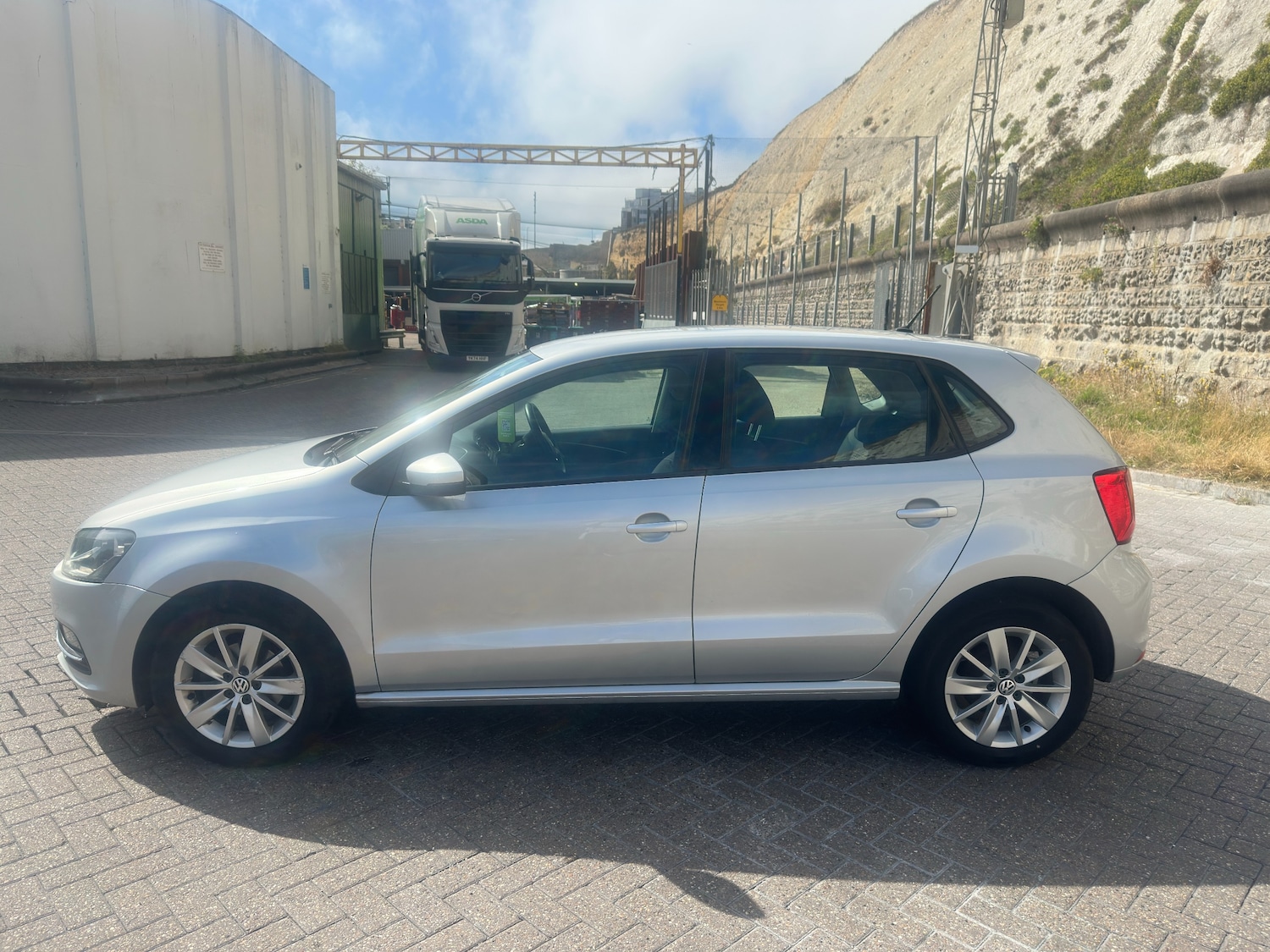 Used Volkswagen Polo 2014 for sale - 77590025: Photo 3