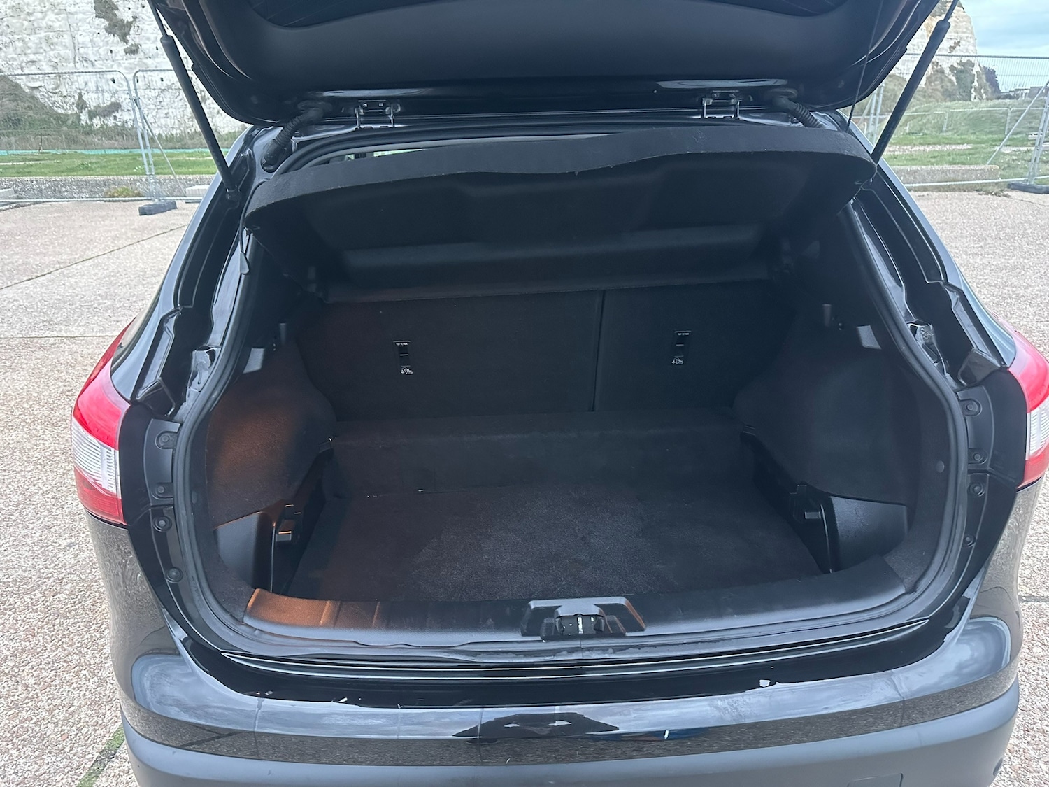 Used Nissan Qashqai 2014 for sale - 77590043: Photo 15