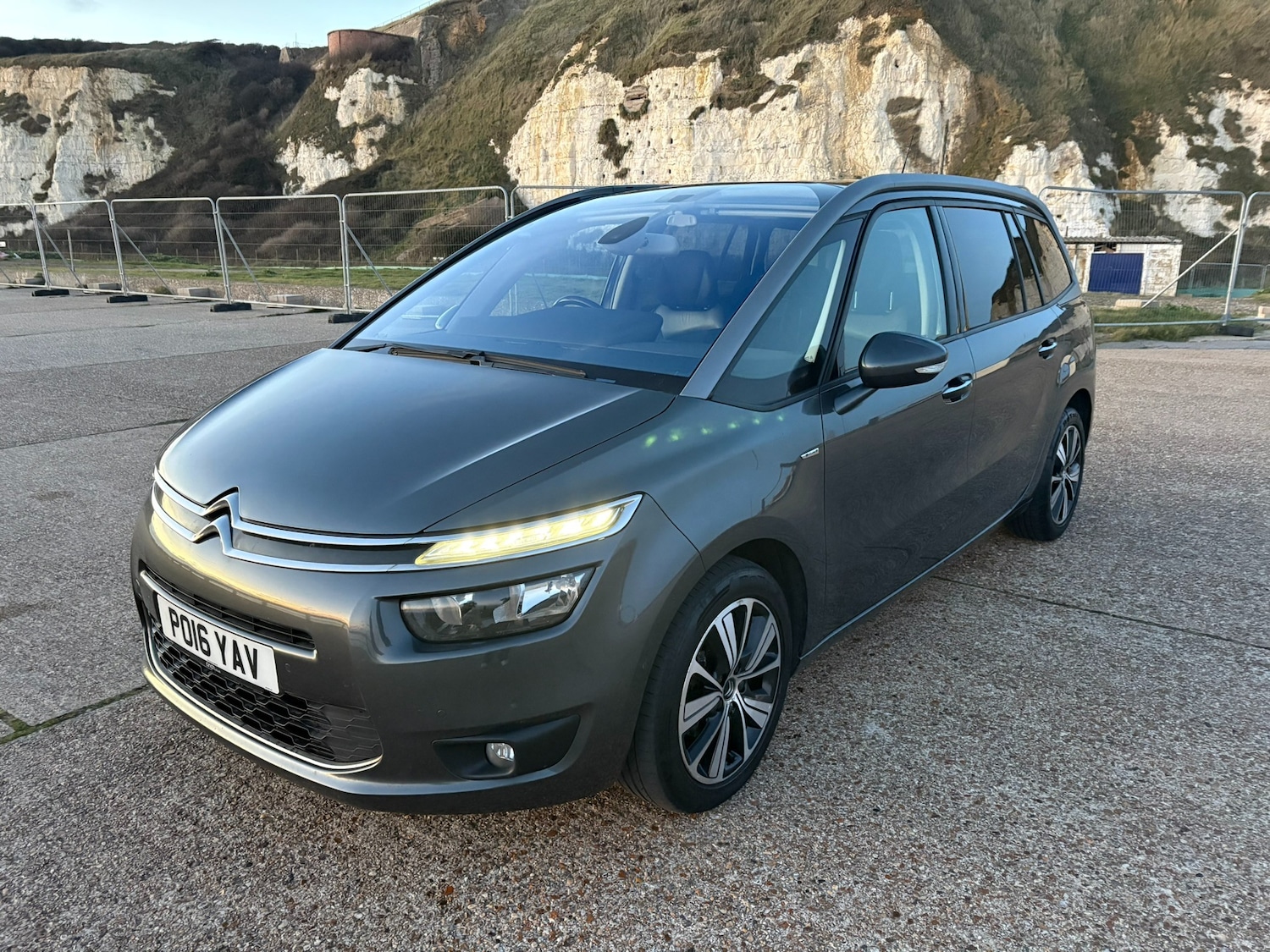 Used Citroen Grand C4 Picasso 2016 for sale - 77590030: Photo 2