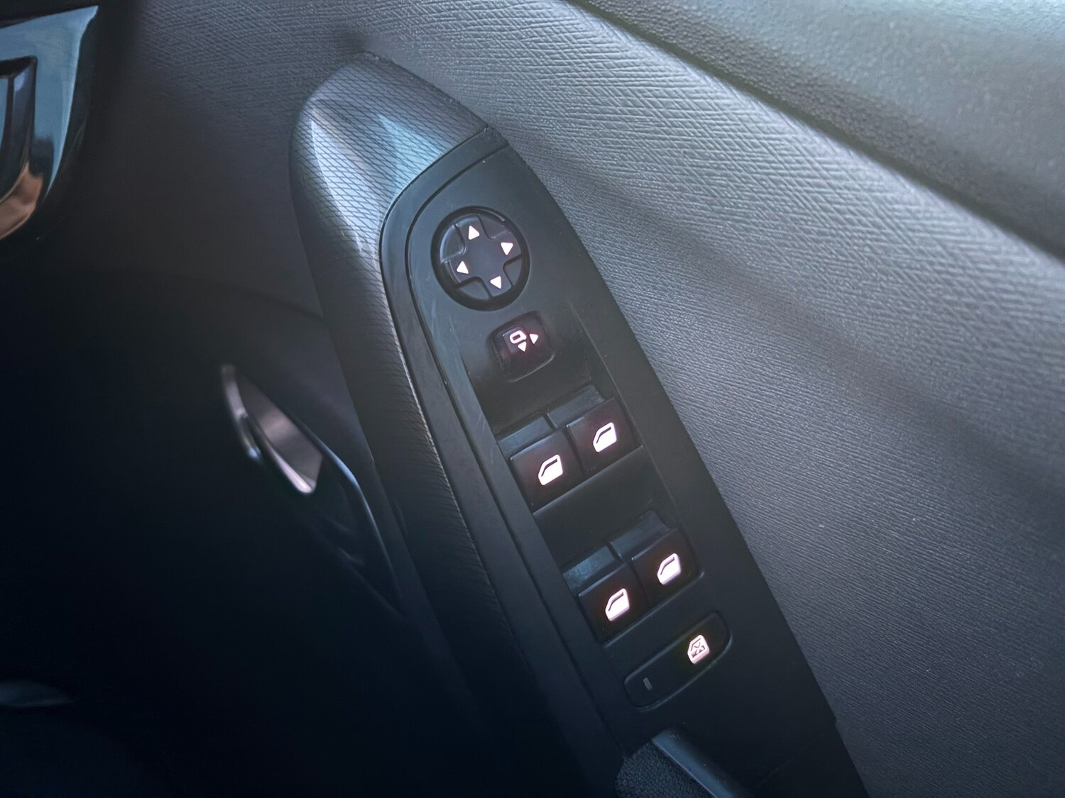 Used Citroen Grand C4 Picasso 2016 for sale - 77590030: Photo 21