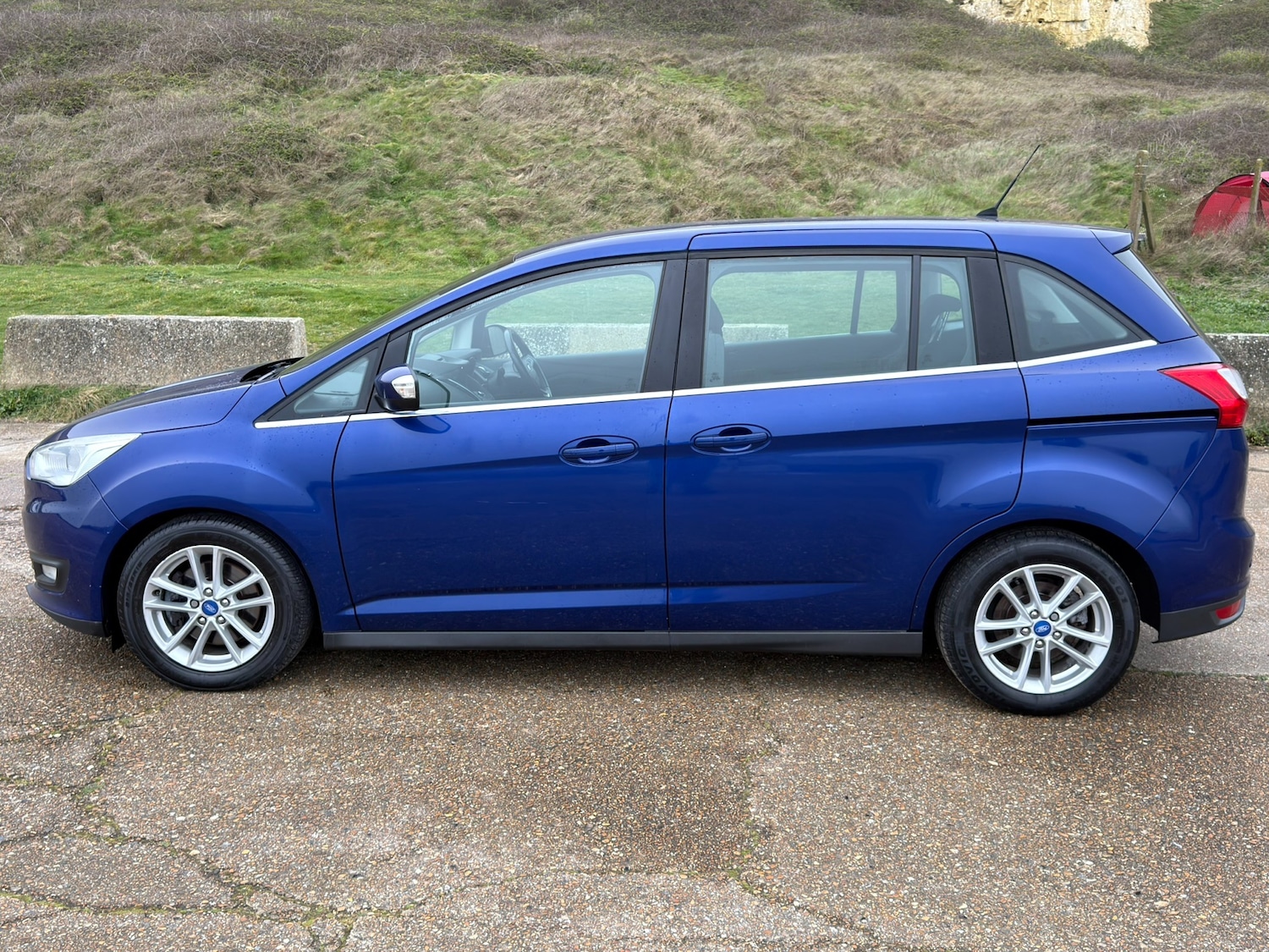 Used Ford Grand C-Max 2015 for sale - 78148984: Photo 3