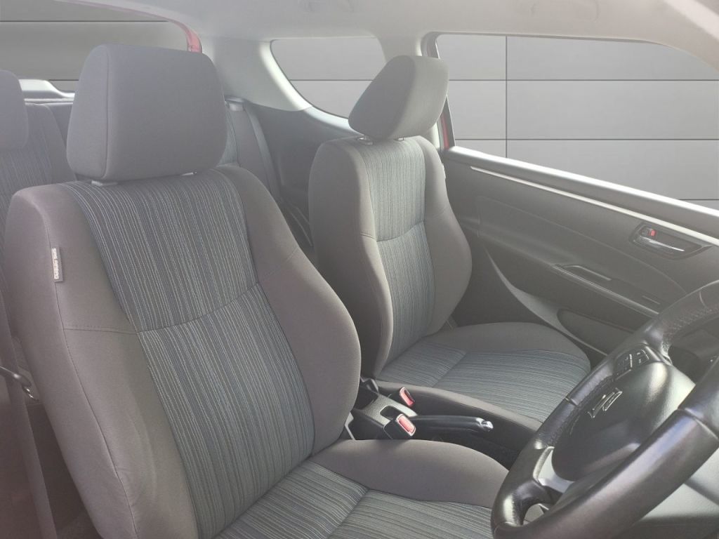 Used Suzuki Swift 2013 for sale - 76266347: Photo 11