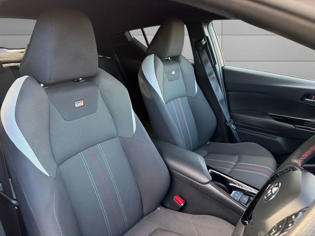 Used Toyota C-HR 2022 for sale - 76782852: Photo 11